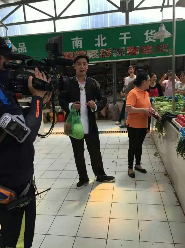 清晨买菜.jpg